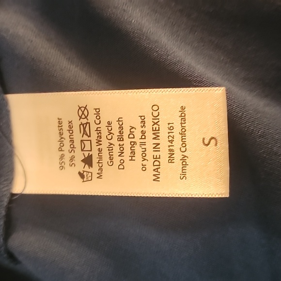 LuLaRoe Classic T NWT S - Picture 3 of 3